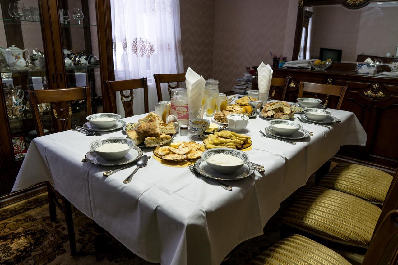House Mon Amie Hotel Местия Екстериор снимка