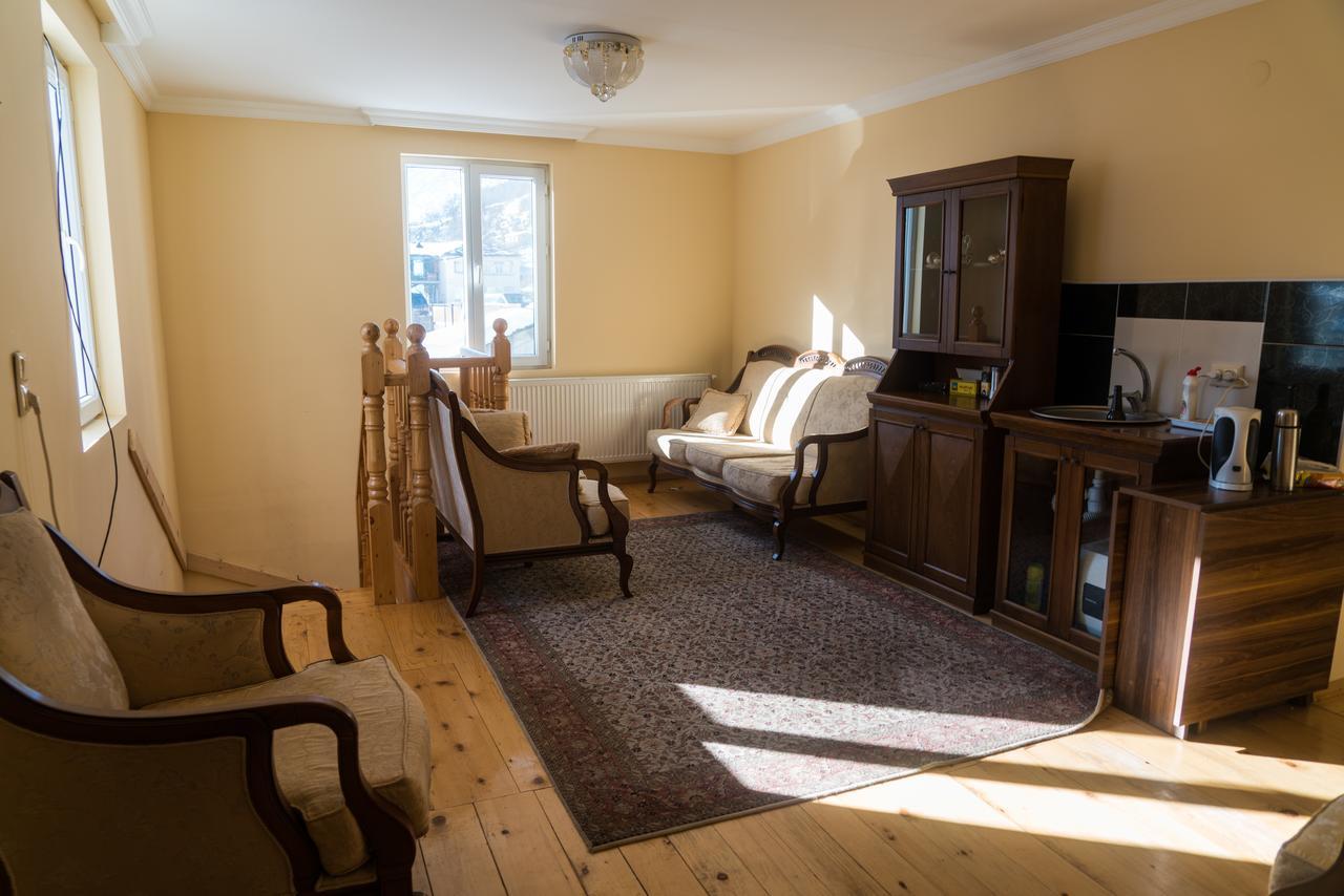 House Mon Amie Hotel Местия Екстериор снимка